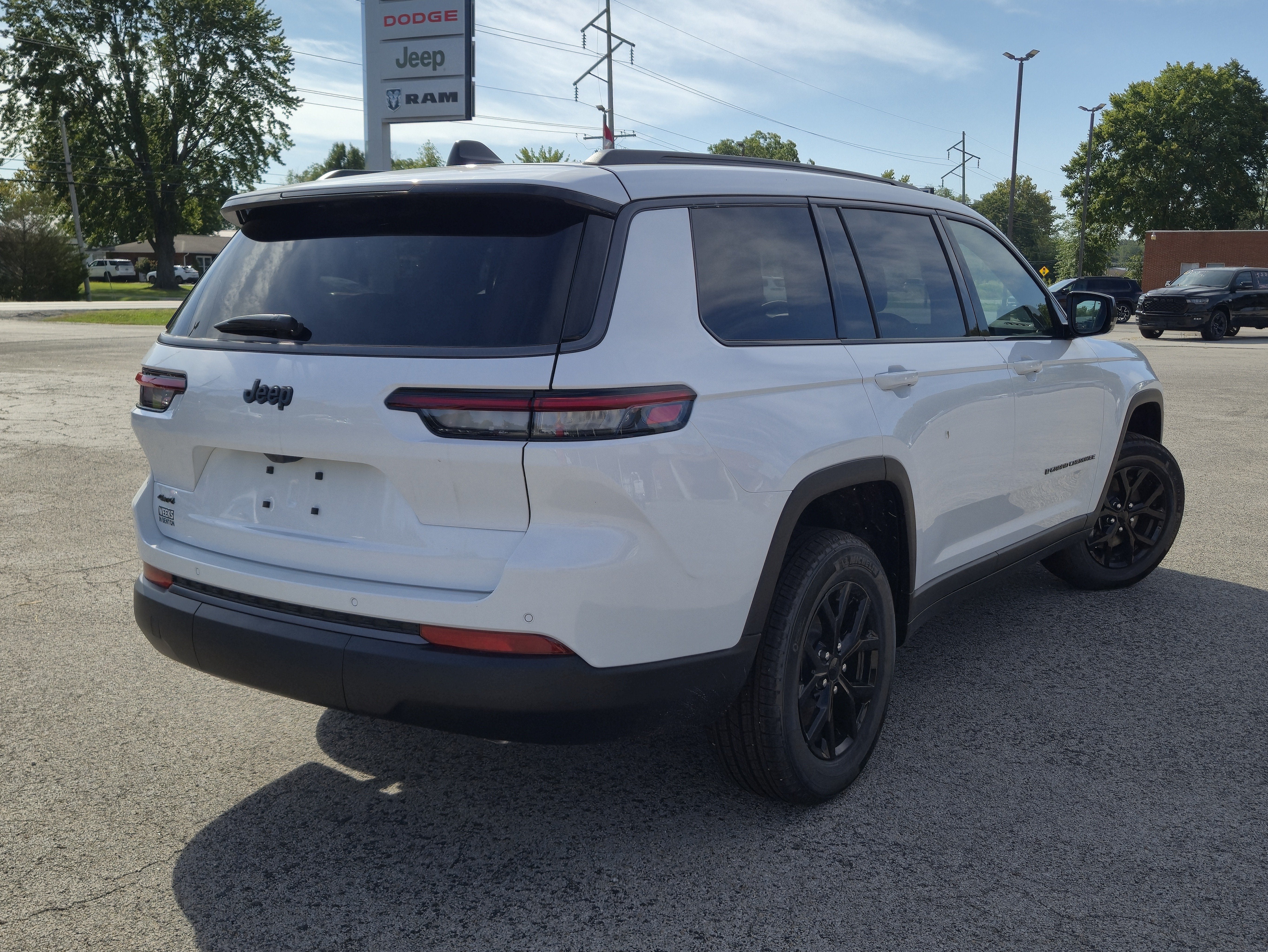 2026 Jeep Grand Cherokee GRAND CHEROKEE L LAREDO ALTITUDE 4X4