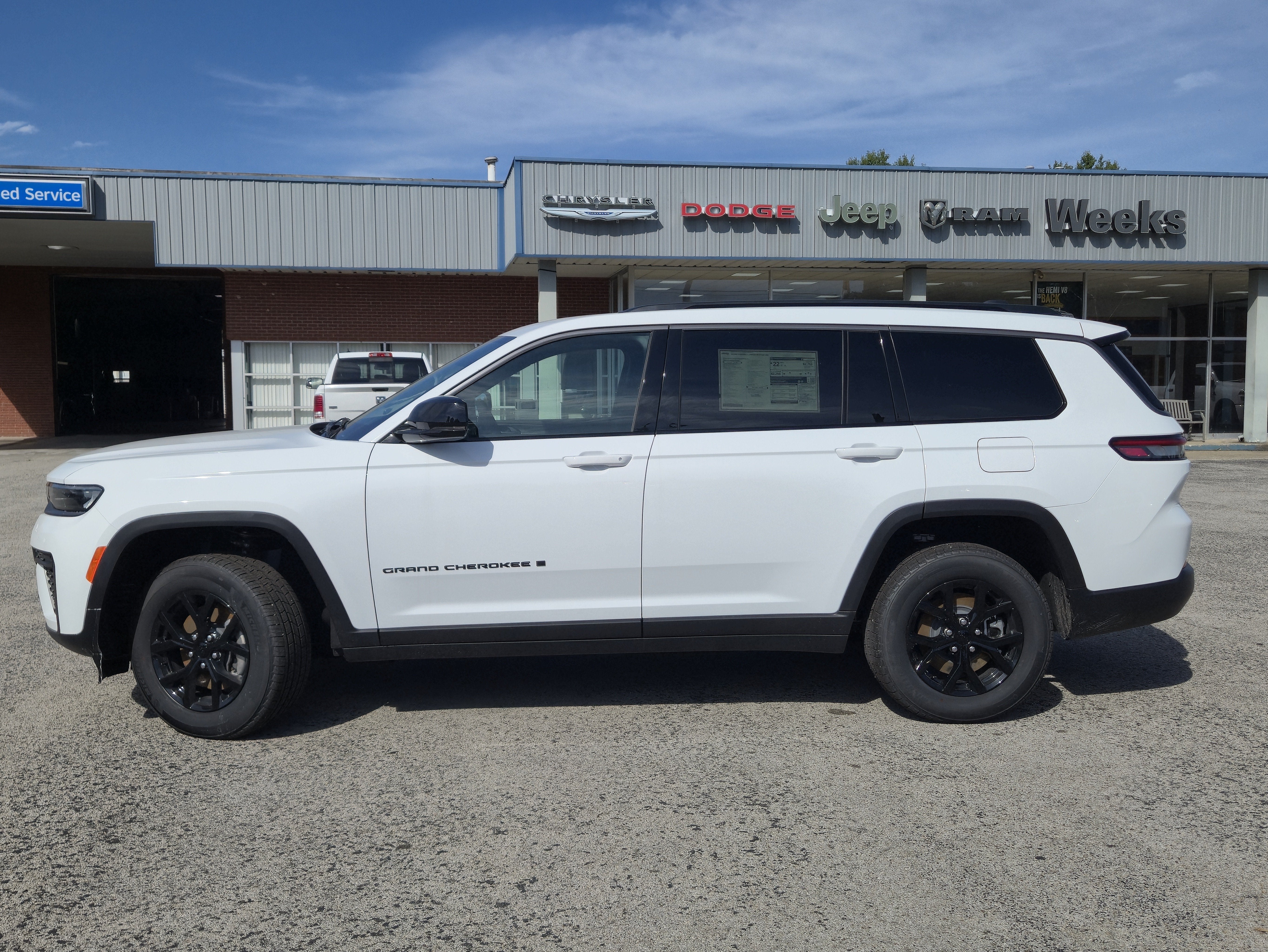 2026 Jeep Grand Cherokee GRAND CHEROKEE L LAREDO ALTITUDE 4X4