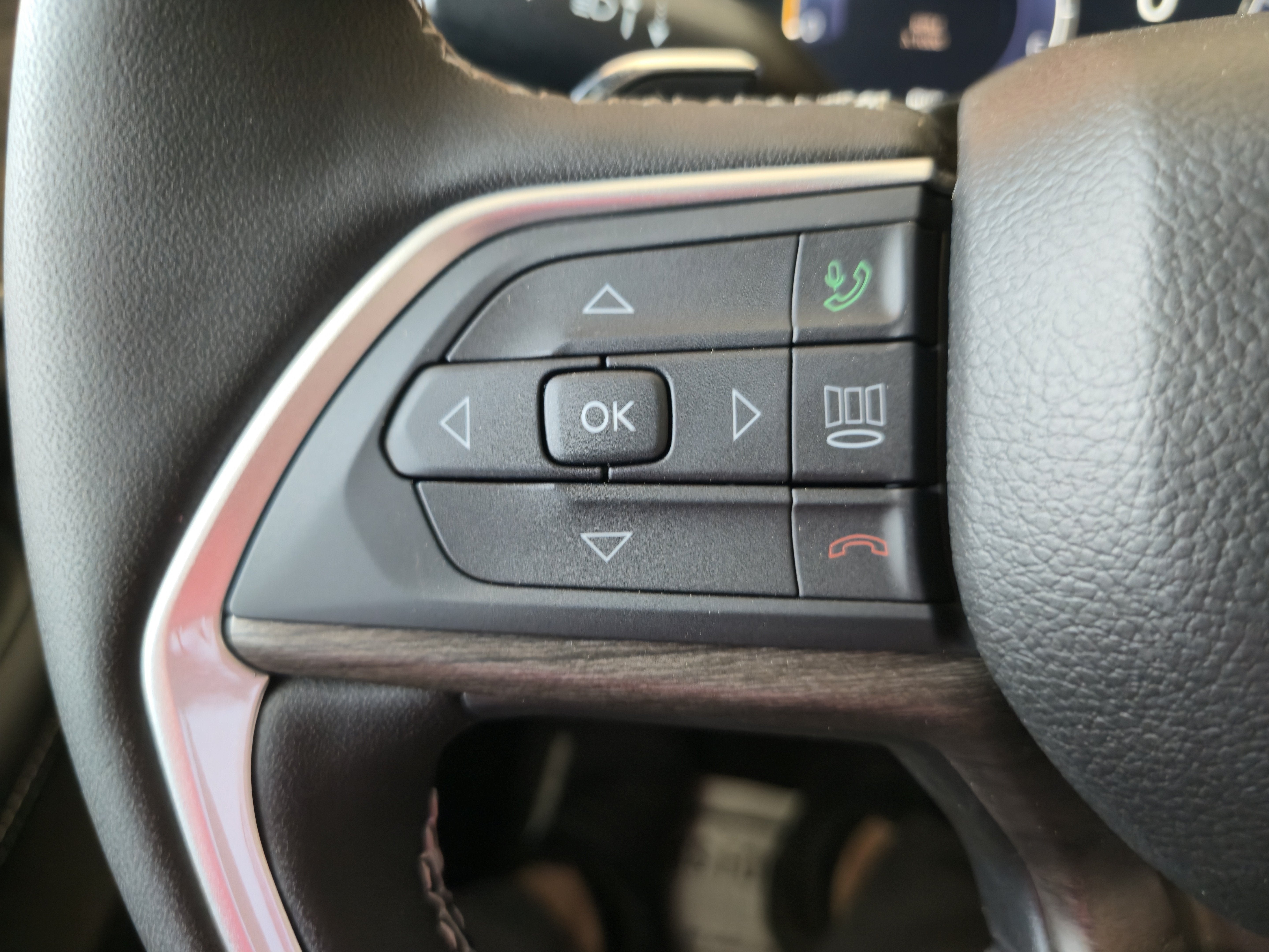 2026 Jeep Grand Cherokee GRAND CHEROKEE L LAREDO ALTITUDE 4X4