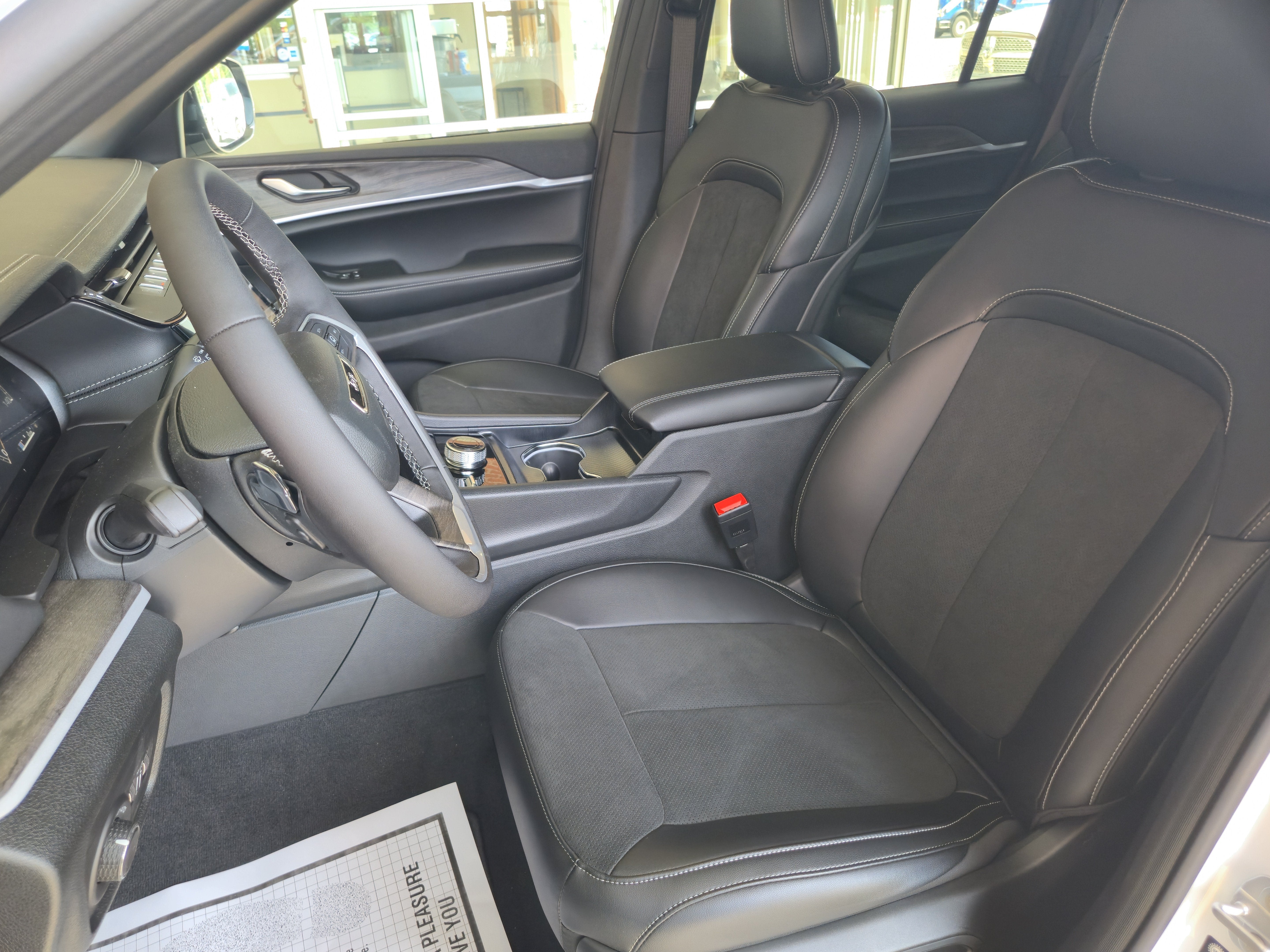 2026 Jeep Grand Cherokee GRAND CHEROKEE L LAREDO ALTITUDE 4X4