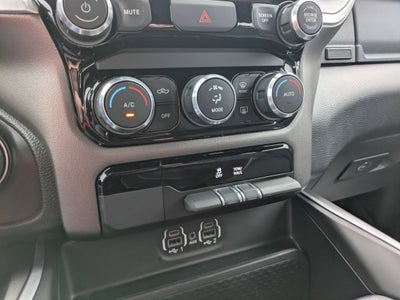 2022 RAM 1500 Big Horn Crew Cab 4x4 5'7' Box