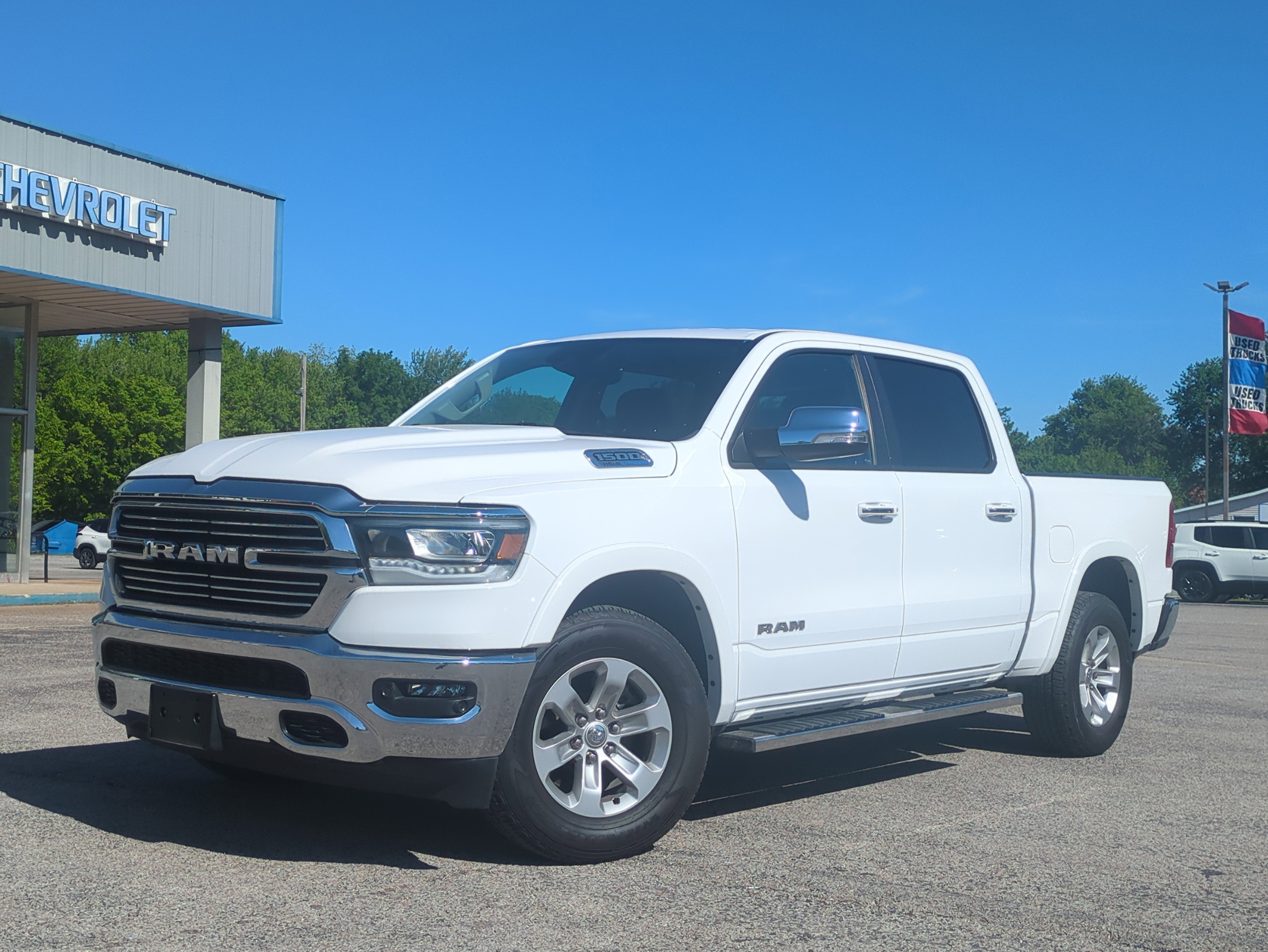 2022 RAM 1500 Laramie Crew Cab 4x4 5'7' Box