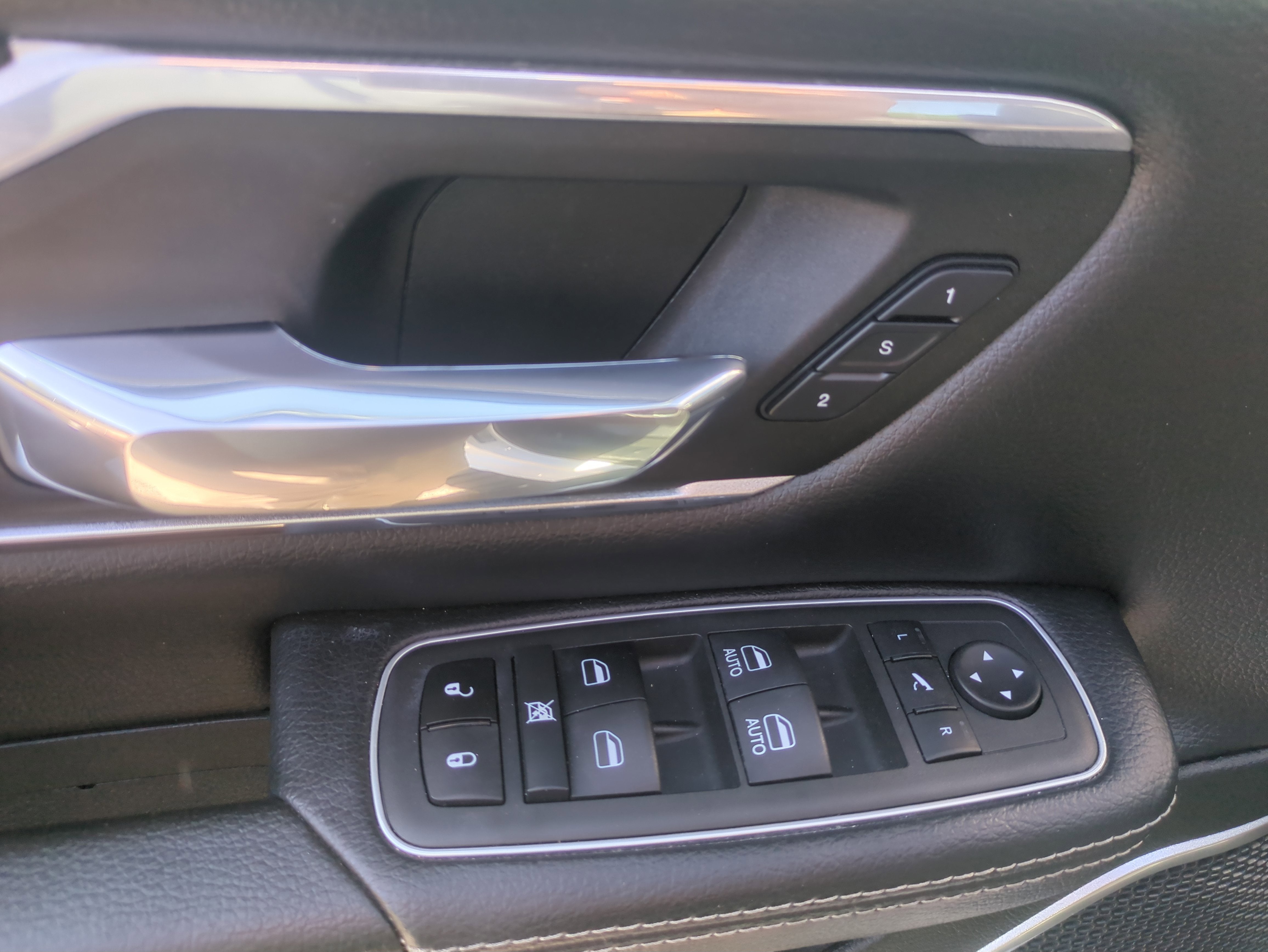 2022 RAM 1500 Laramie Crew Cab 4x4 5'7' Box