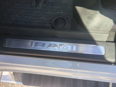 2022 RAM 1500 Laramie Crew Cab 4x4 5'7' Box