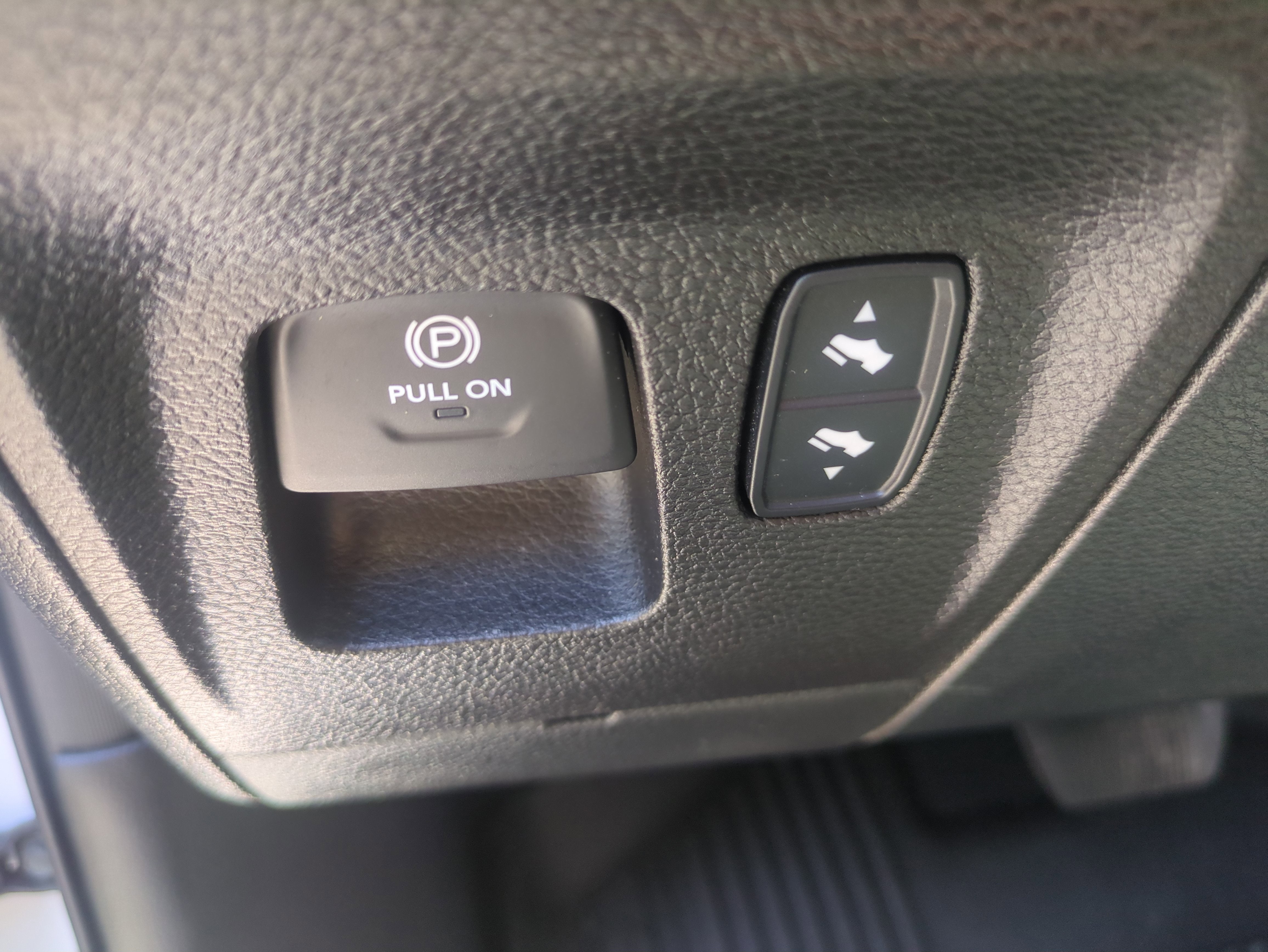 2022 RAM 1500 Laramie Crew Cab 4x4 5'7' Box