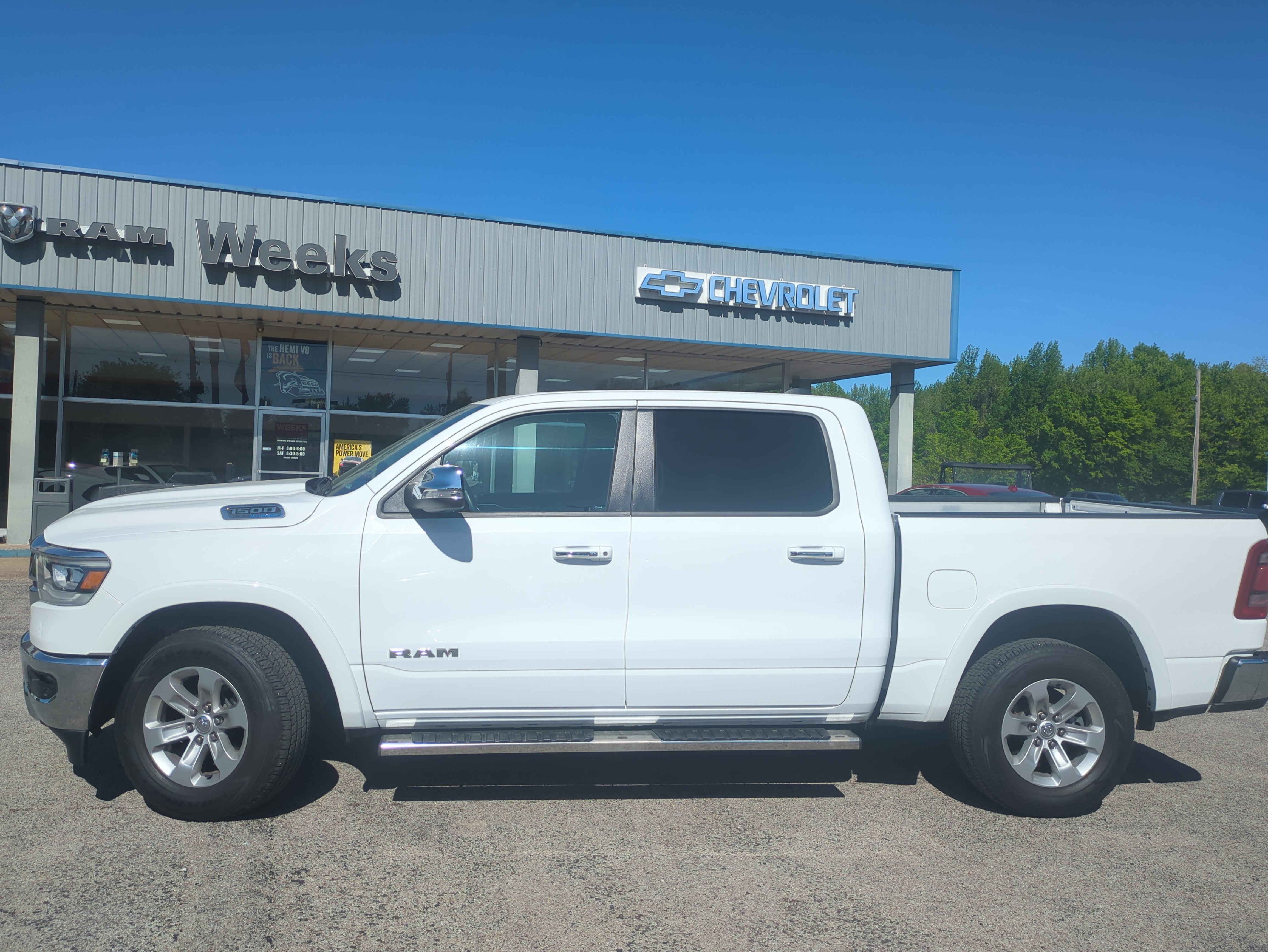 2022 RAM 1500 Laramie Crew Cab 4x4 5'7' Box