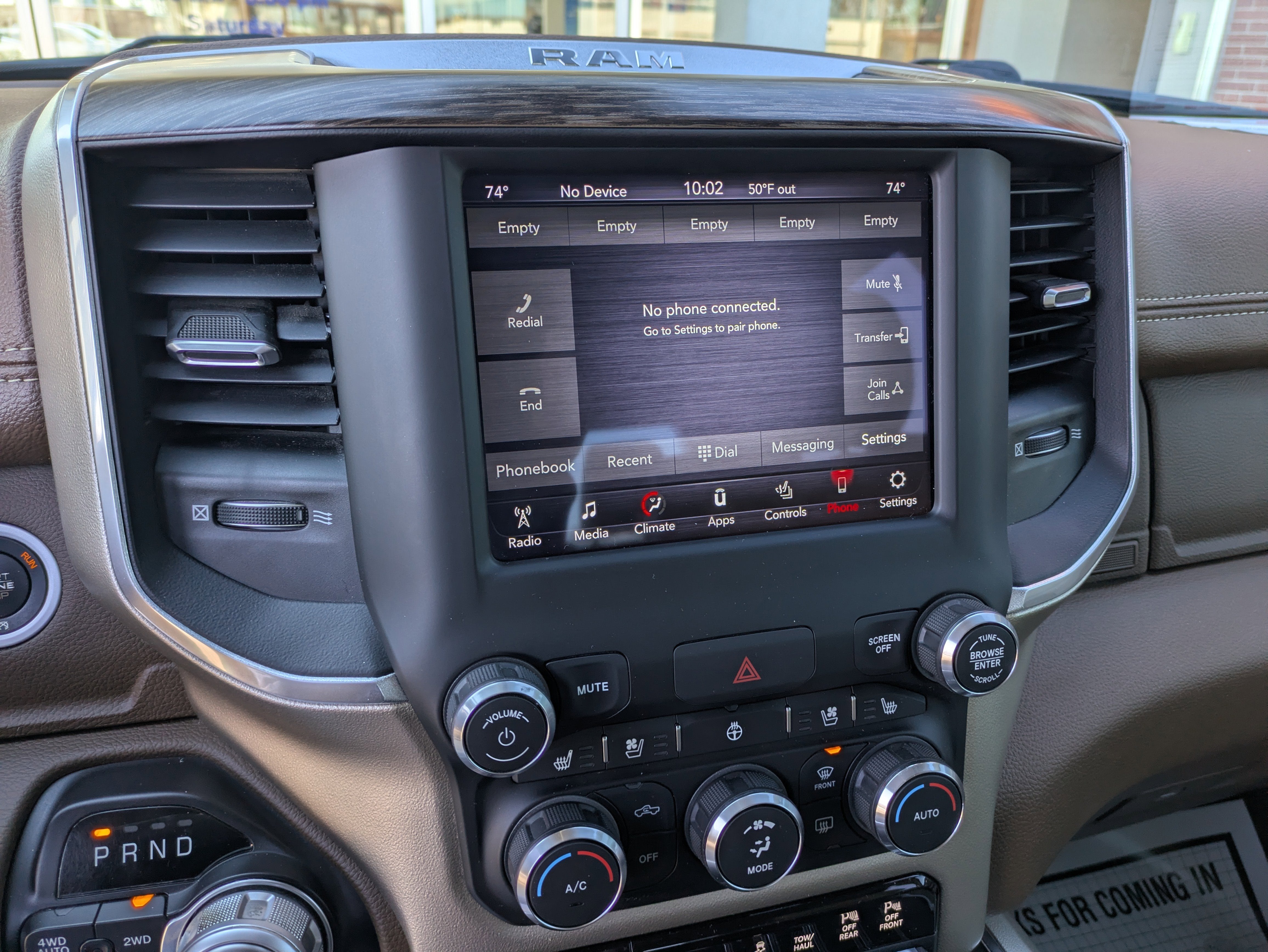 2020 RAM 1500 Laramie Crew Cab 4x4 5'7' Box