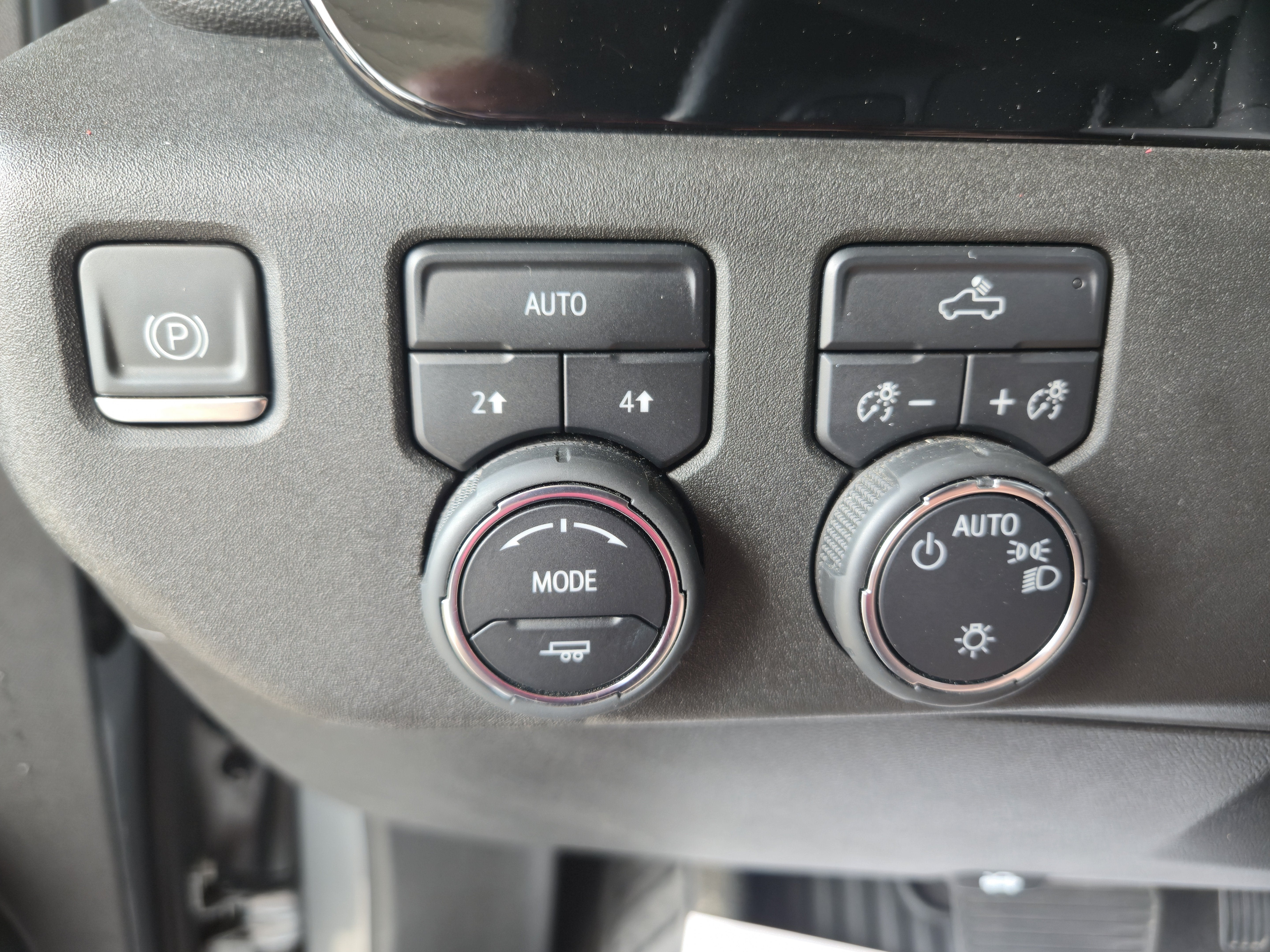 2023 Chevrolet Silverado 1500 4WD Crew Cab Short Bed LT with 2FL