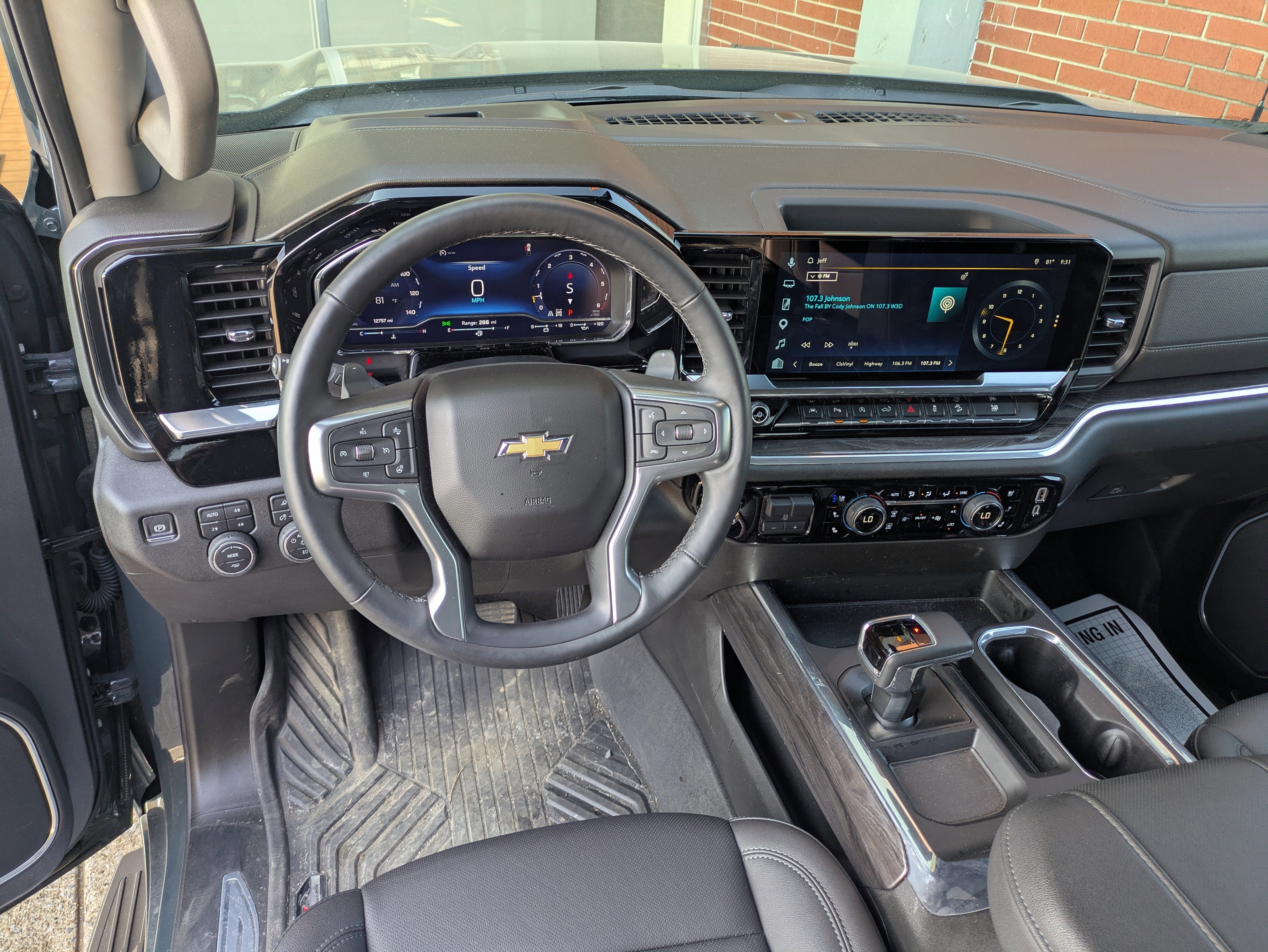 2025 Chevrolet Silverado 1500 4WD Crew Cab Short Bed LTZ