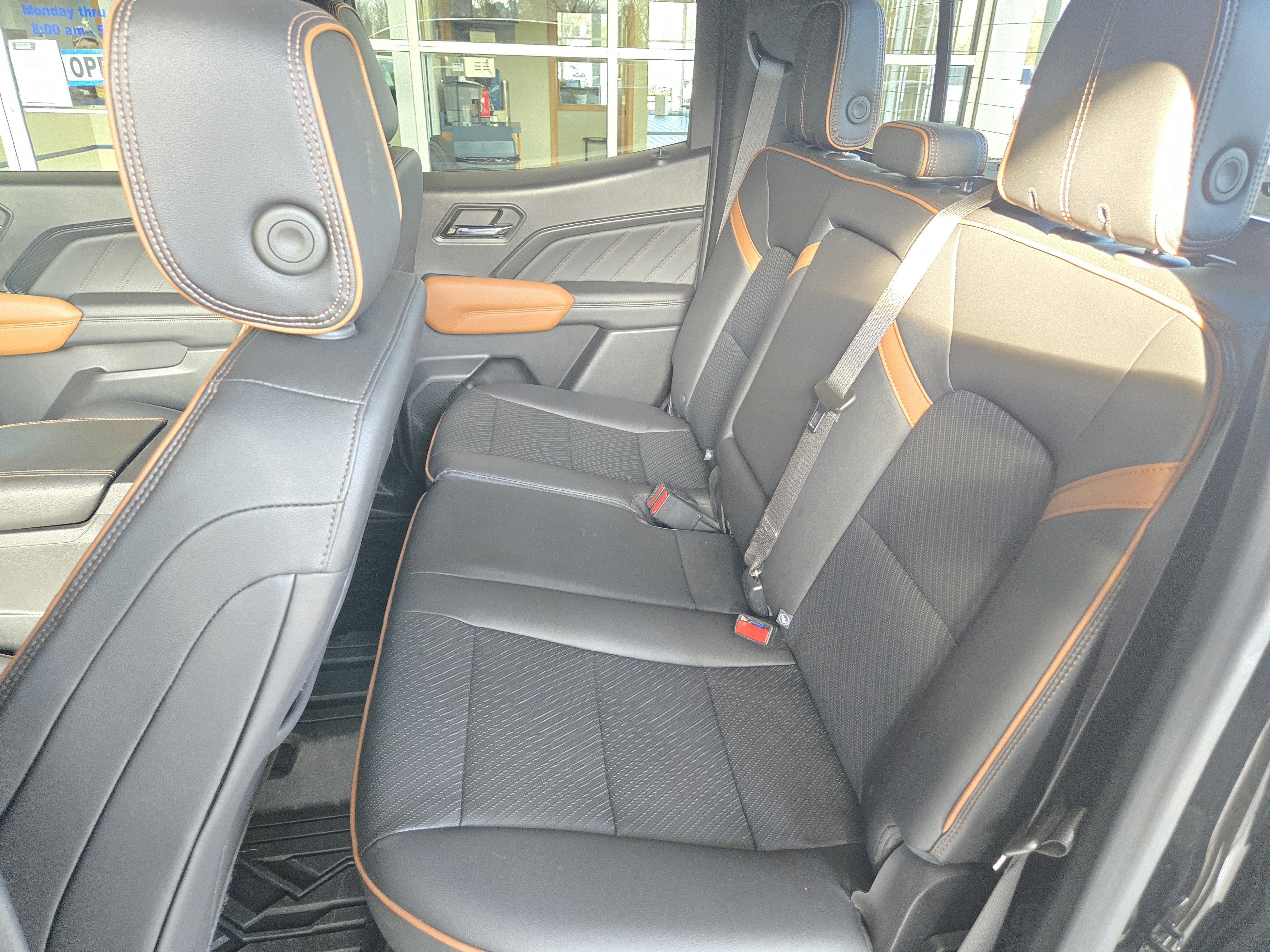 2023 GMC Canyon 4WD Crew Cab Short Box AT4