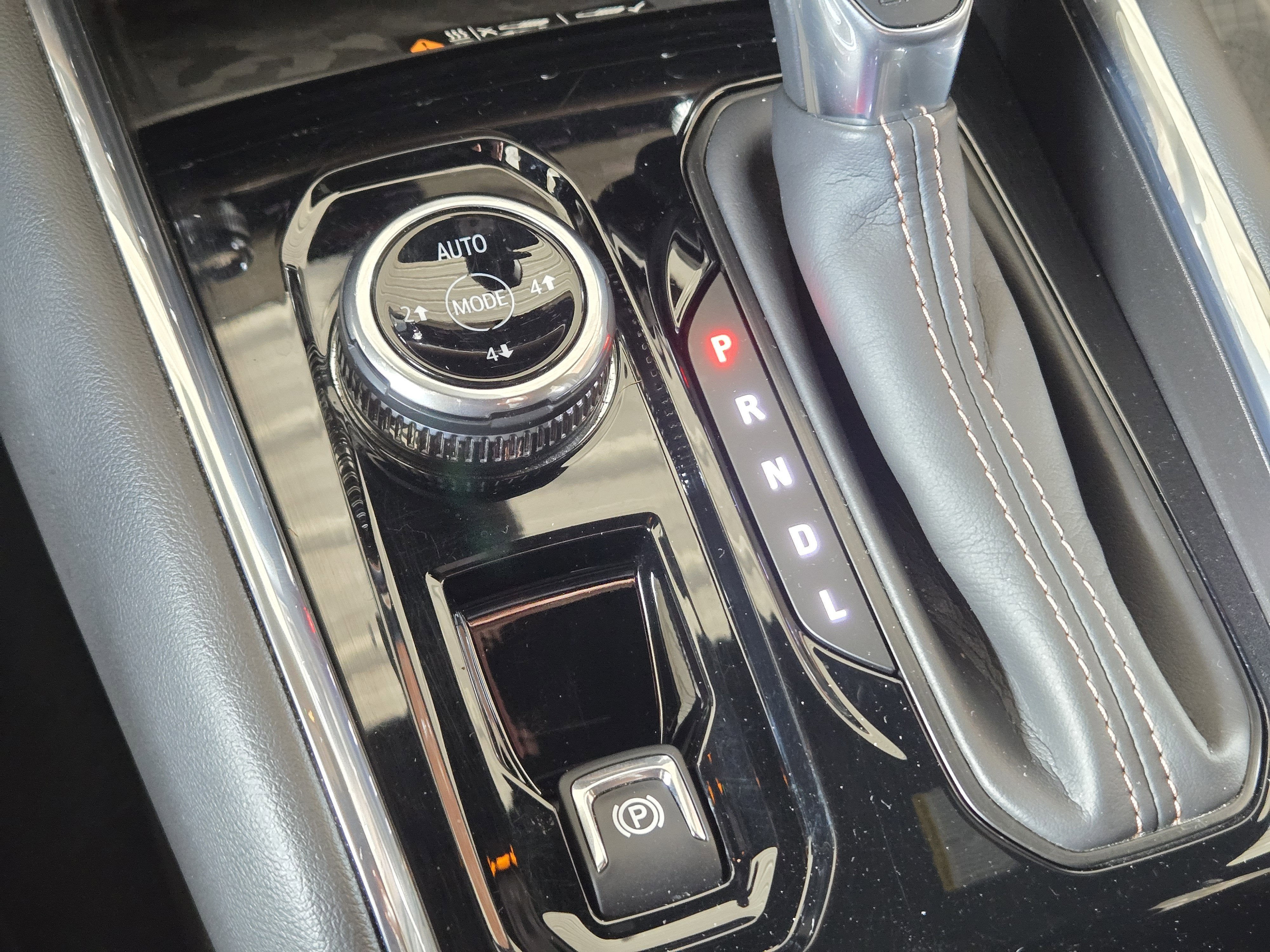 2023 GMC Canyon 4WD Crew Cab Short Box AT4