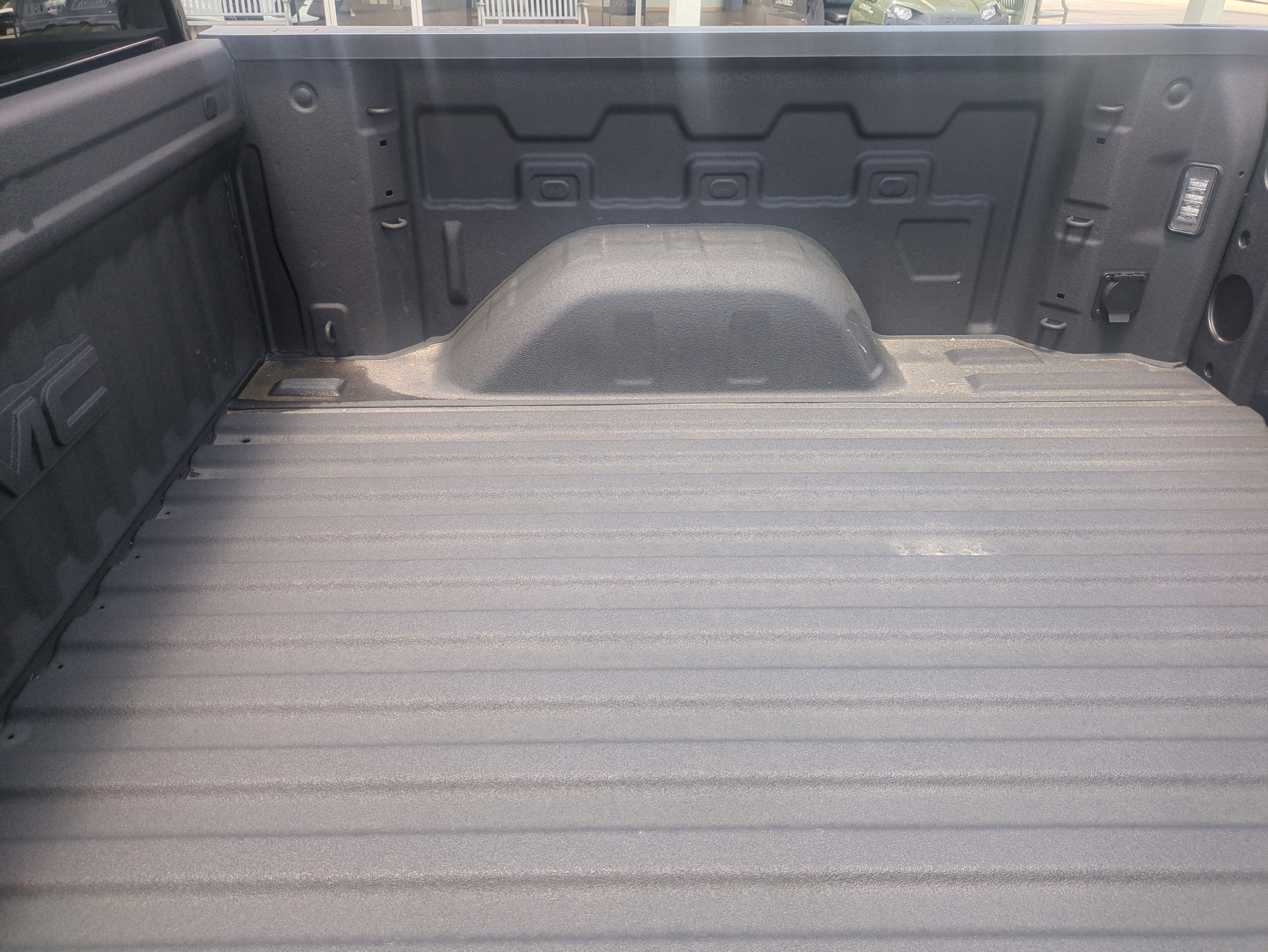 2025 GMC Sierra 1500 4WD Crew Cab Short Box AT4