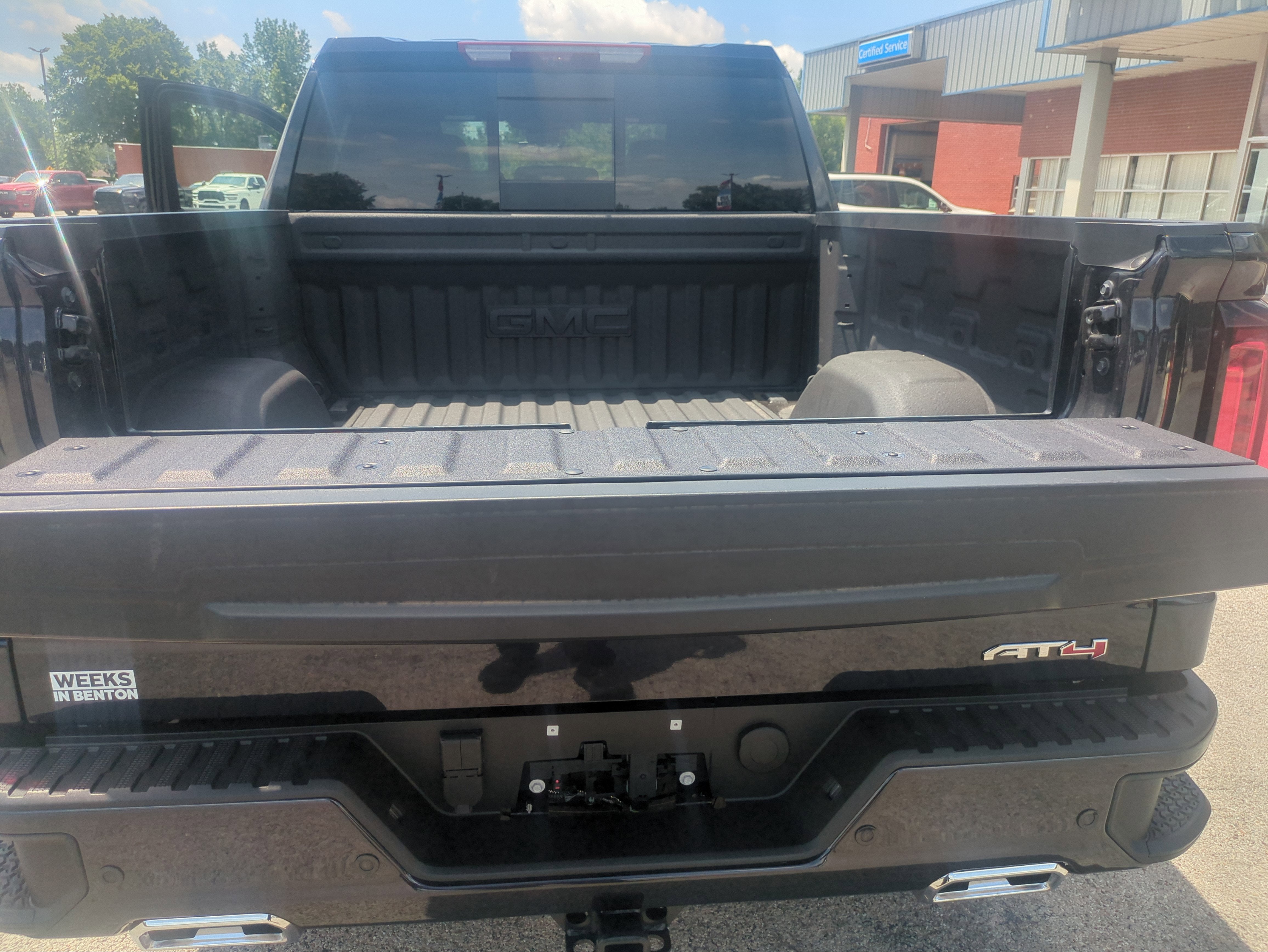 2025 GMC Sierra 1500 4WD Crew Cab Short Box AT4