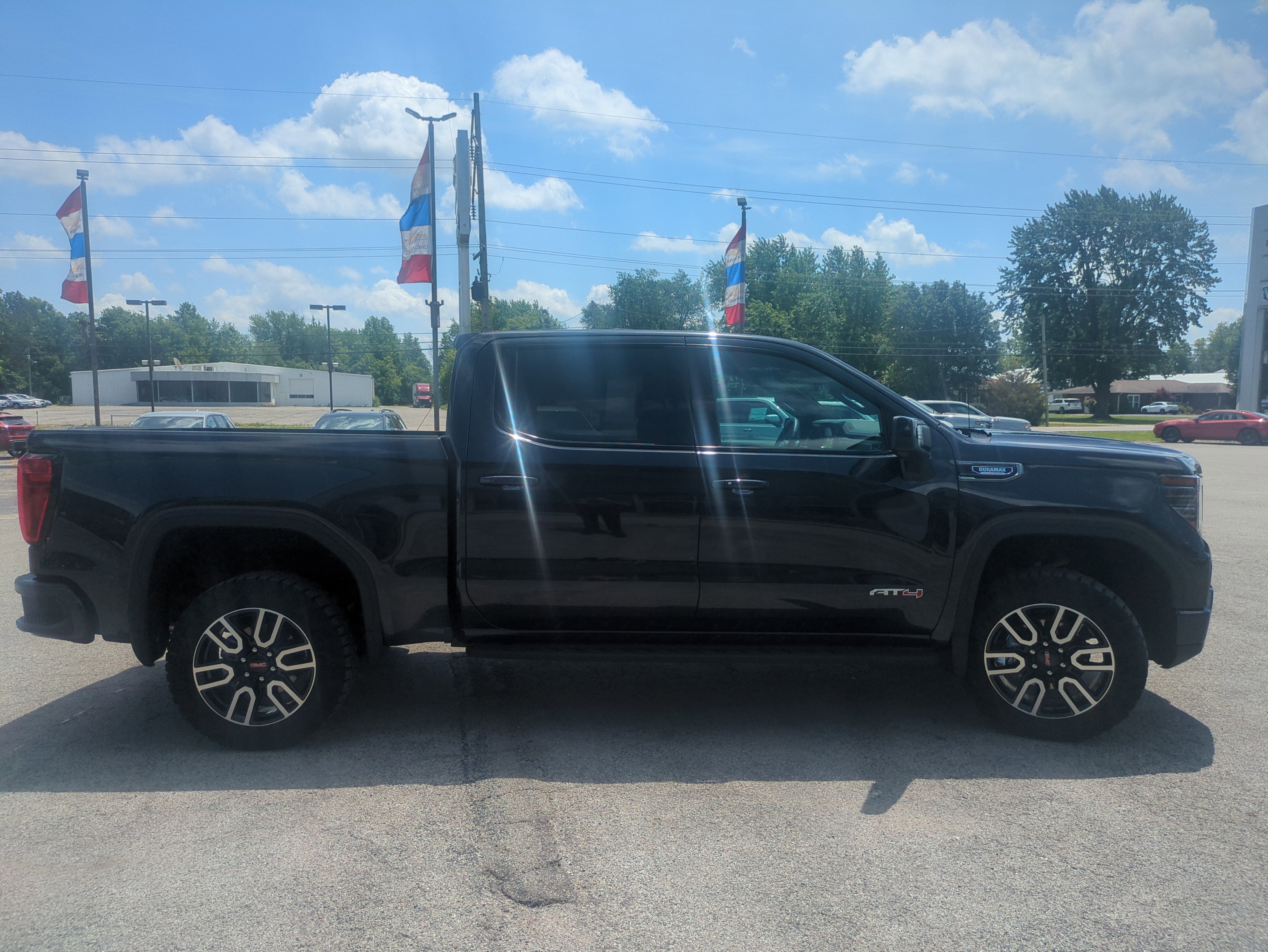 2025 GMC Sierra 1500 4WD Crew Cab Short Box AT4