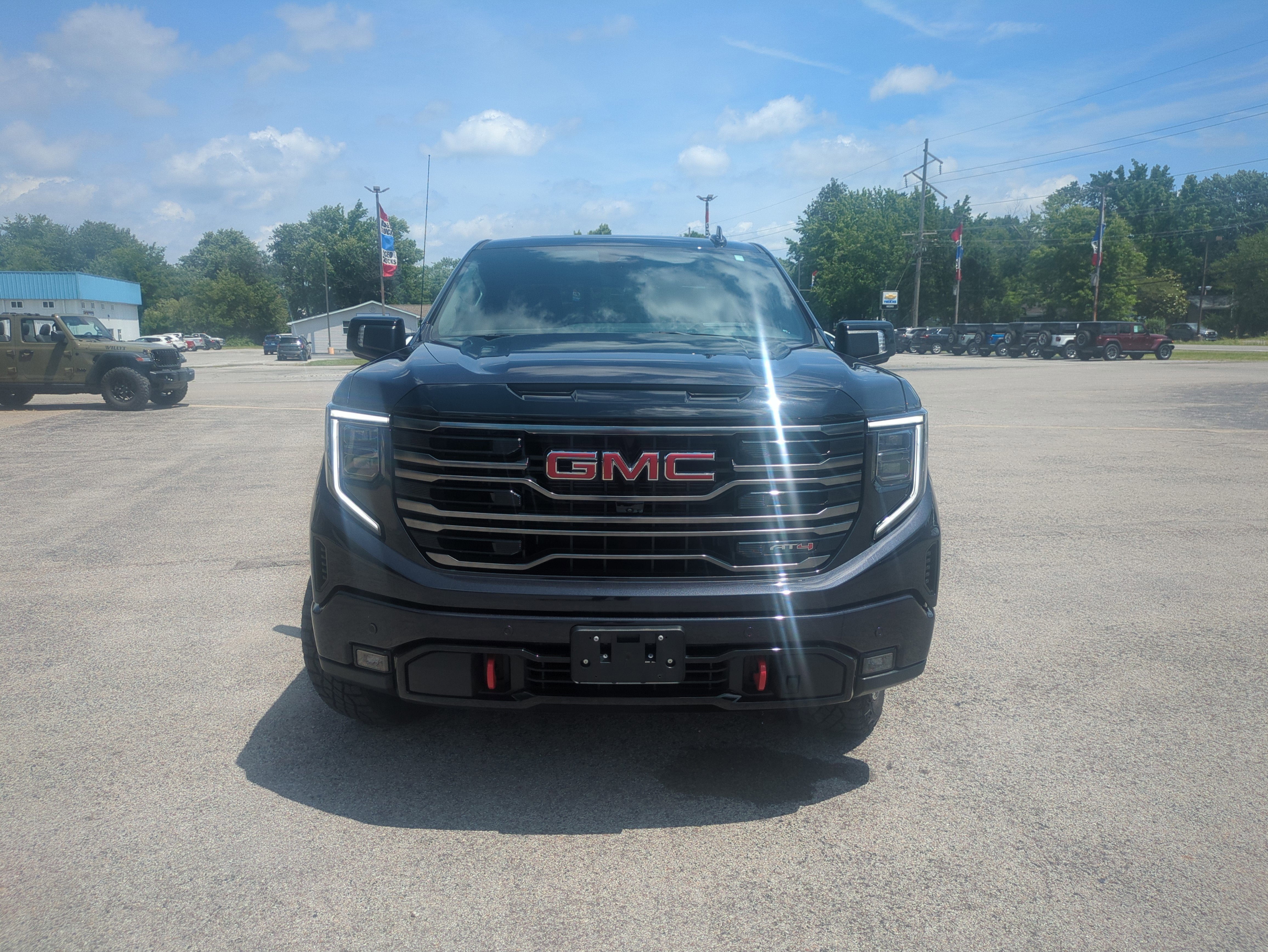 2025 GMC Sierra 1500 4WD Crew Cab Short Box AT4