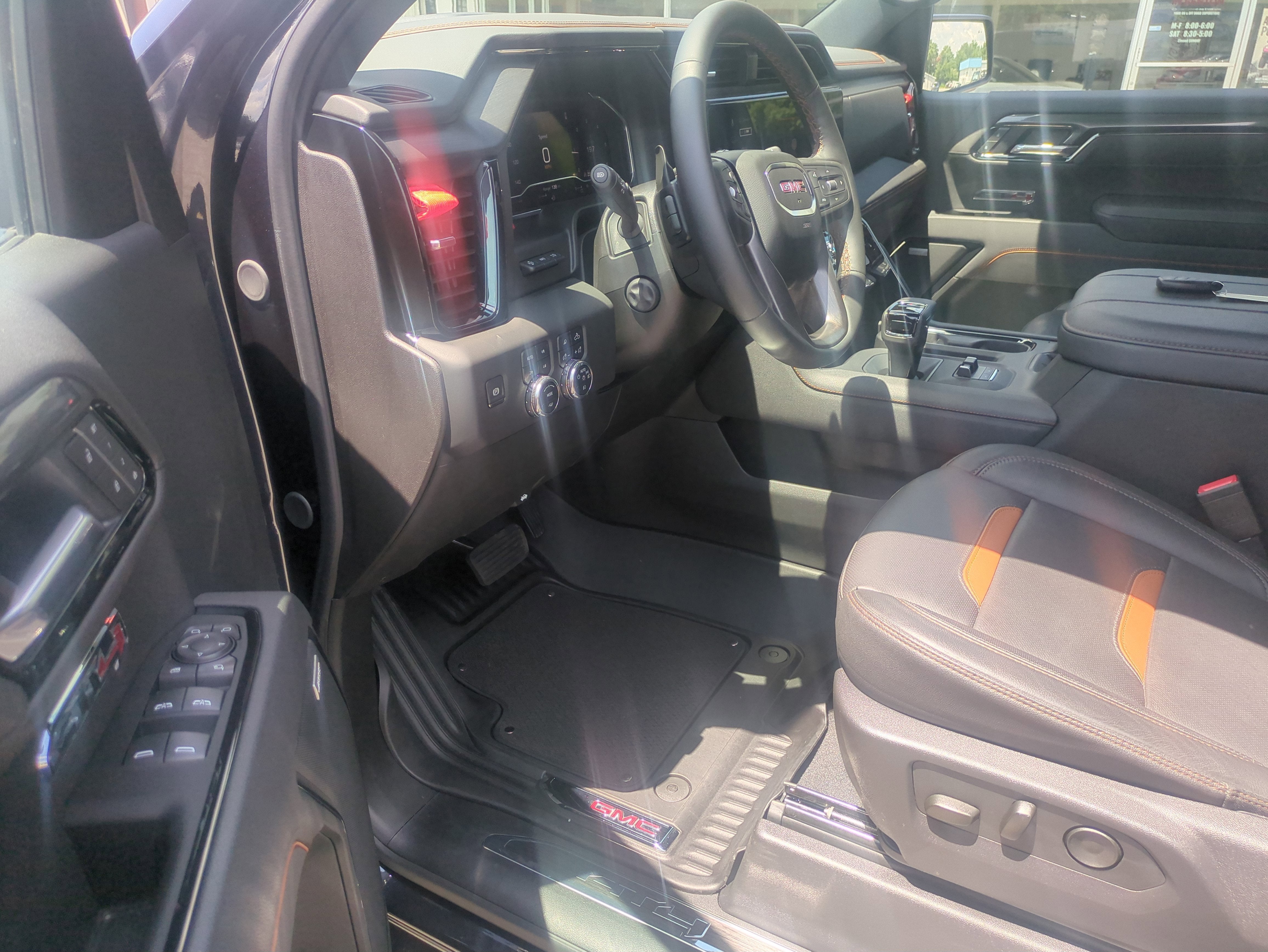 2025 GMC Sierra 1500 4WD Crew Cab Short Box AT4