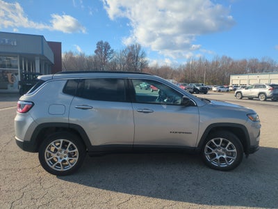 2022 Jeep Compass Latitude Lux 4x4