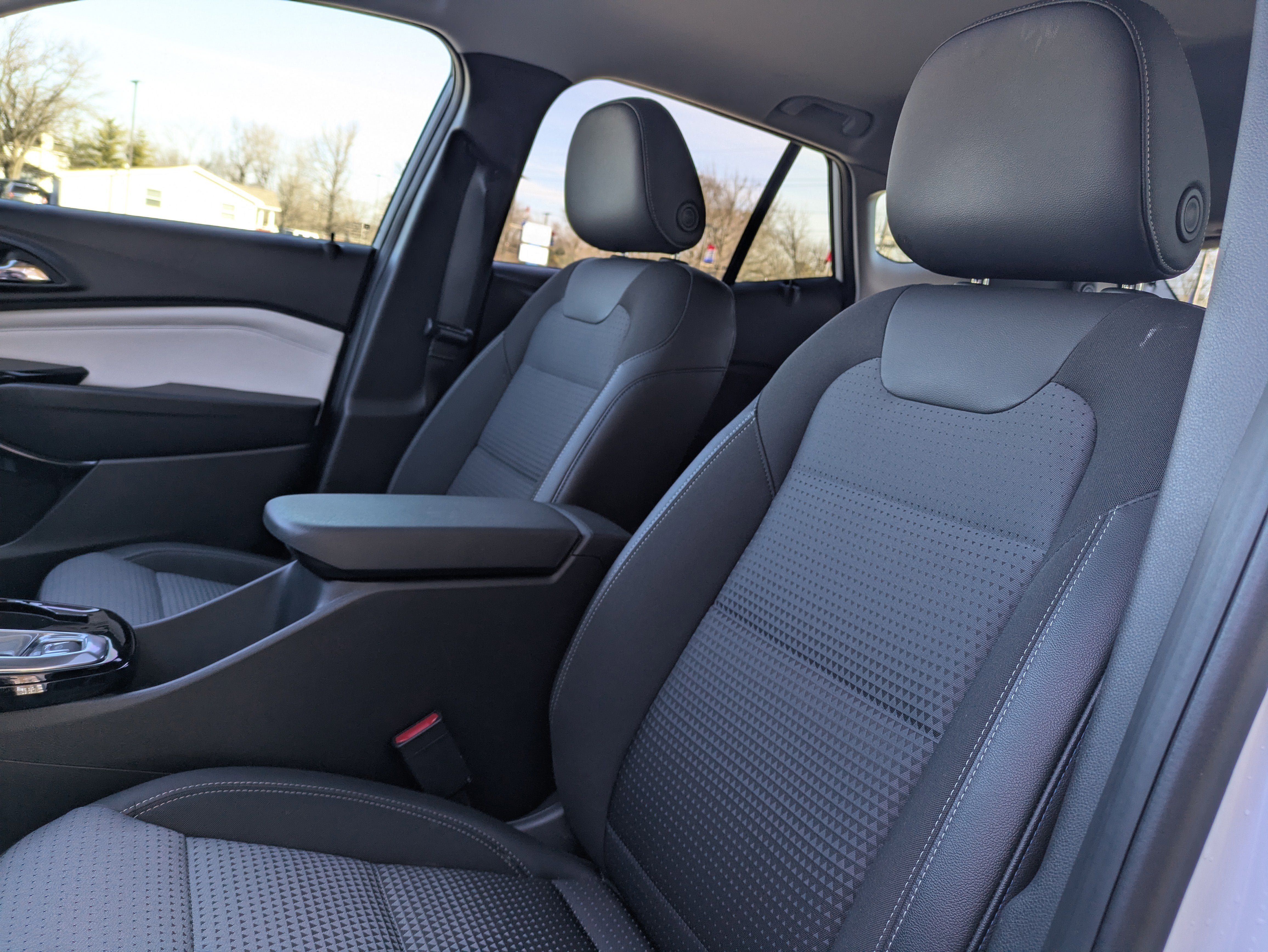 2025 Chevrolet Trax FWD LT