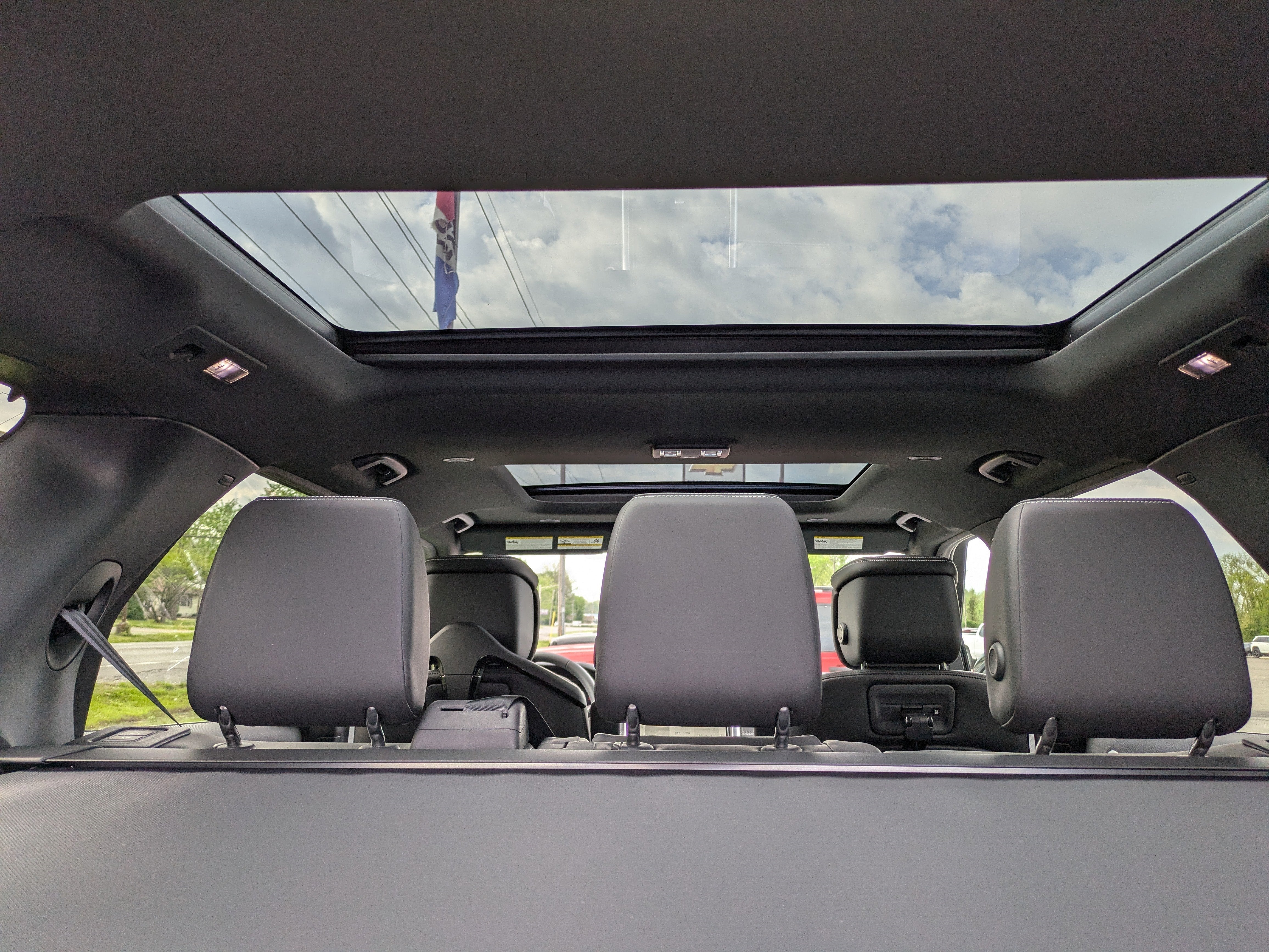 2024 Land Rover Discovery P360 Dynamic SE